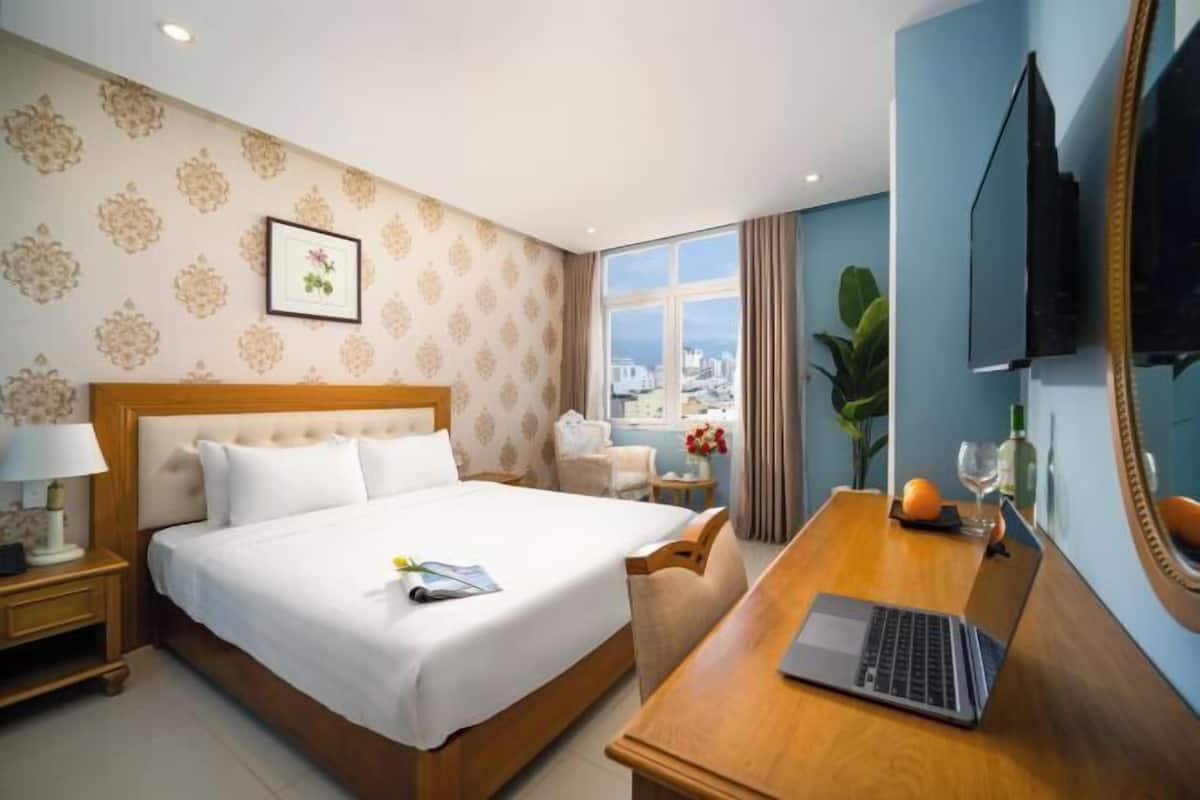 Luxe beddengoed, een minibar, een kluis op de kamer, een bureau
