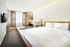 Premium bedding, down duvets, in-room safe, individually furnished - Hotel President (Seoul)