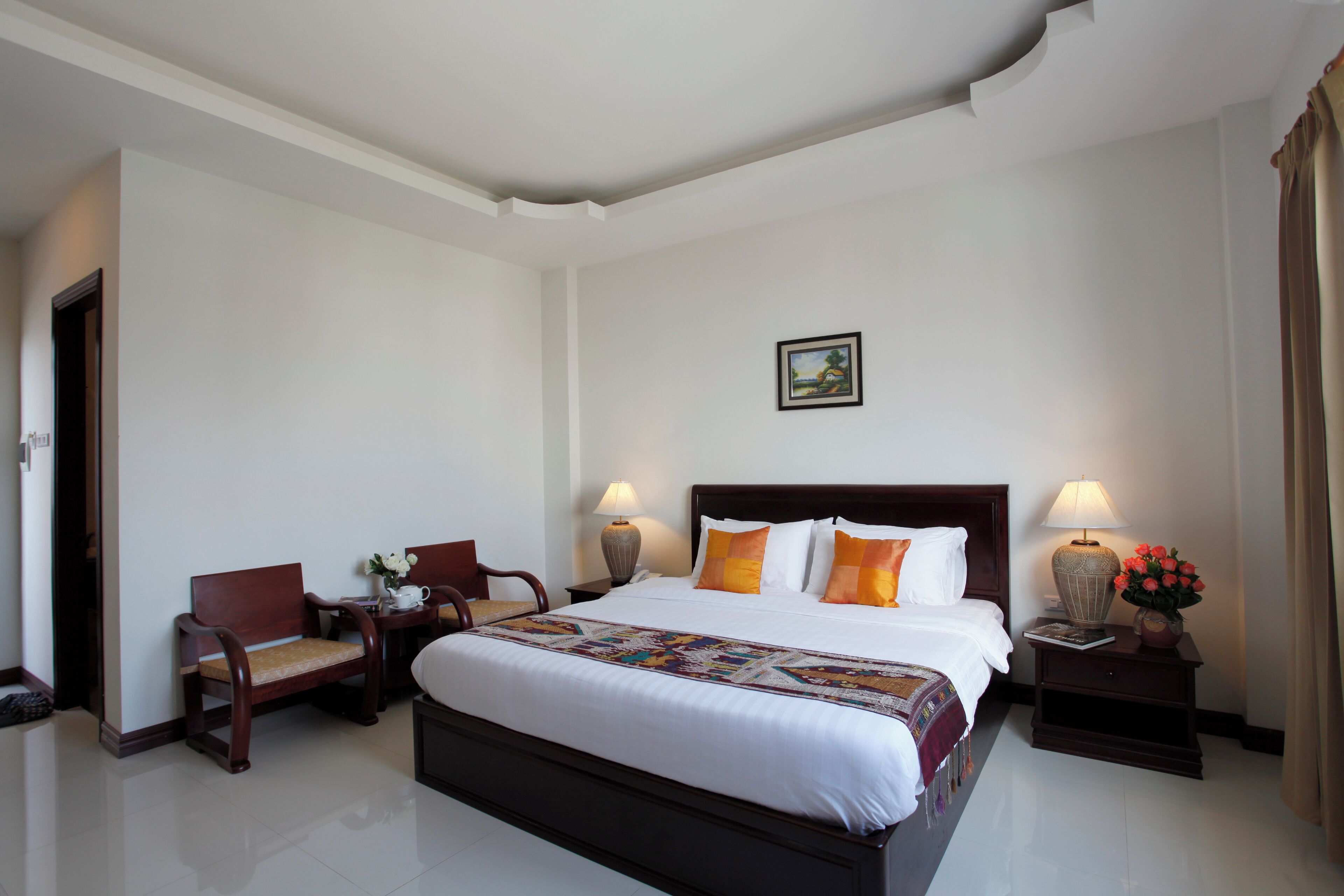 豪華客房 | 埃及棉床單、高級寢具、特厚豪華床墊、迷你吧