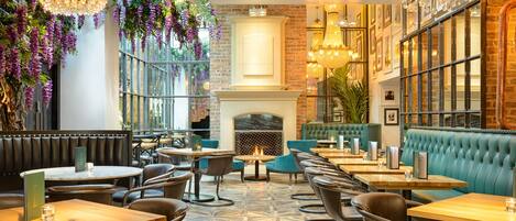 Daily full breakfast (GBP 18 per person)