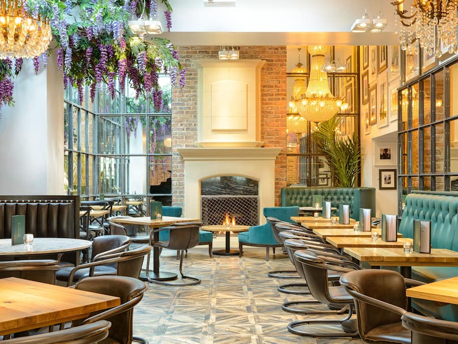 Daily full breakfast (GBP 18 per person)