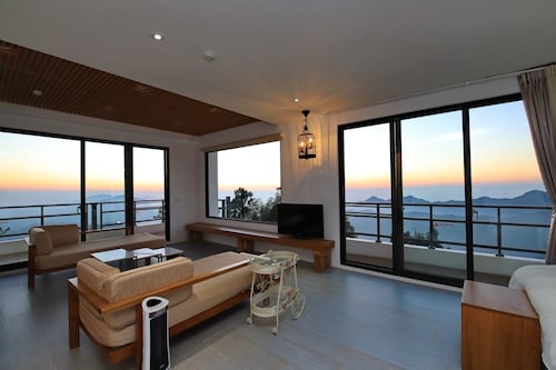 Alishan B&B Yunmingi Aliscenery