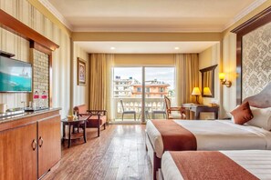 Deluxe Twin Room | 1 bedroom, premium bedding, down comforters, minibar