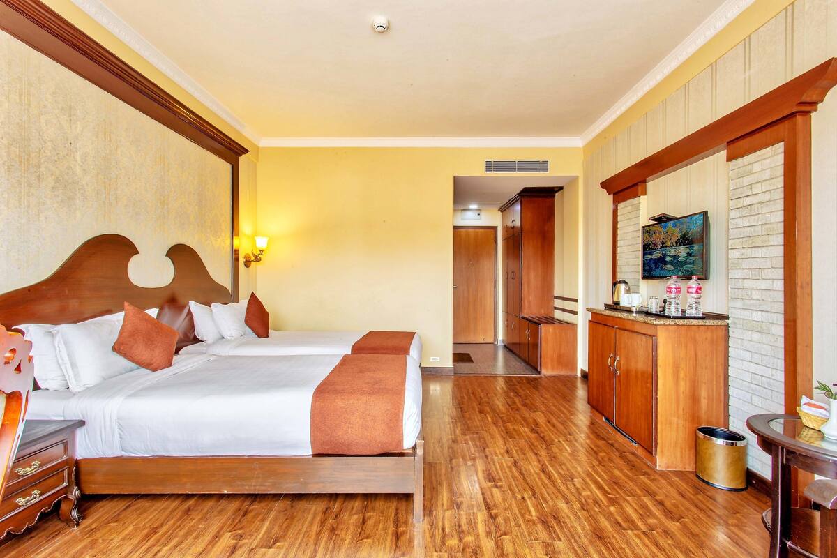 1 bedroom, premium bedding, down comforters, minibar