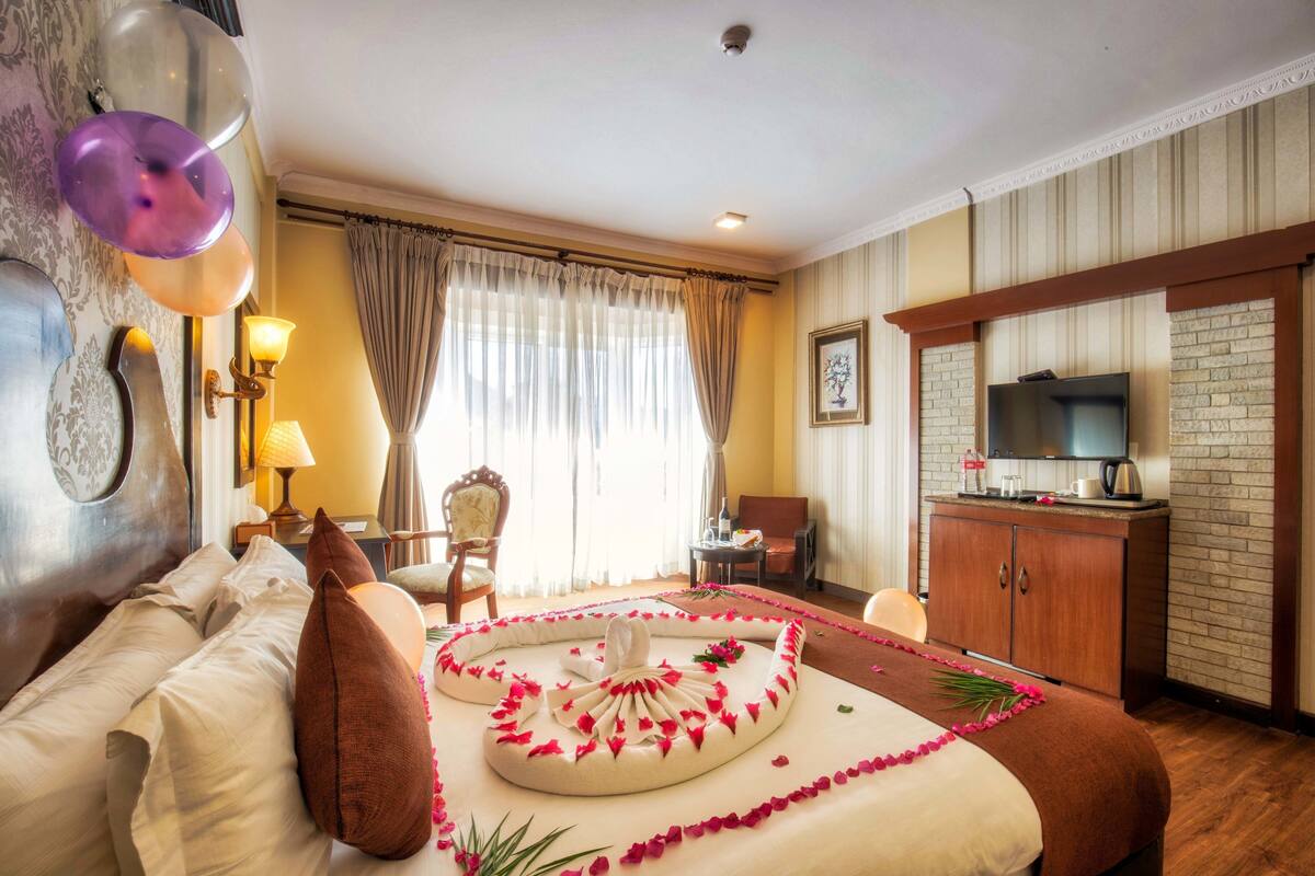 Deluxe Double Room | 1 bedroom, premium bedding, down comforters, minibar