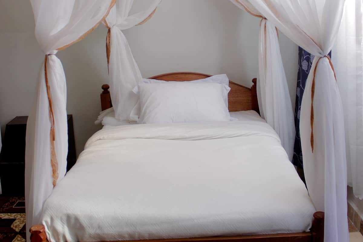 İki Ayrı Yataklı Oda | Minibar, odada kasa, masa, ütü/ütü masası