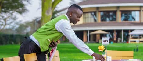 Breakfast, lunch, dinner served; African cuisine