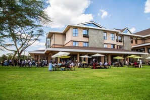 Breakfast, lunch, dinner served; African cuisine 