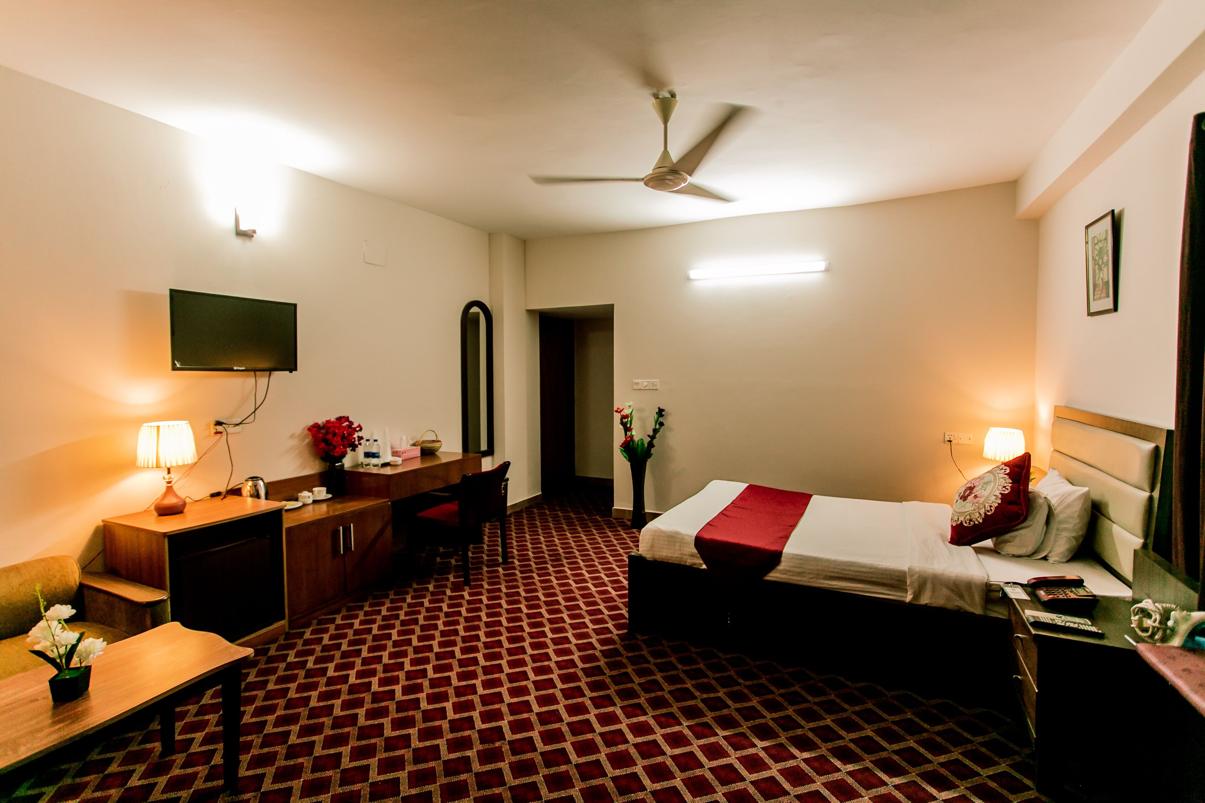 superior deluxe room | 1 bedroom, premium bedding, down duvets, select comfort beds
