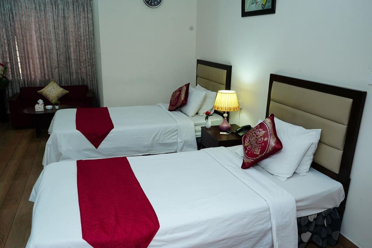 1 bedroom, premium bedding, down comforters, Select Comfort beds
