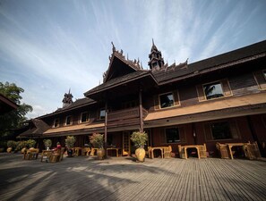 Breakfast area - Inle Resort & Spa (Nyaungshwe)