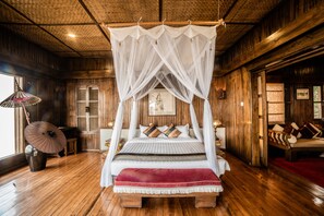Royal Villa, Lake View | Minibar, in-room safe, iron/ironing board (on request), WiFi (free) - Inle Resort & Spa (Nyaungshwe)