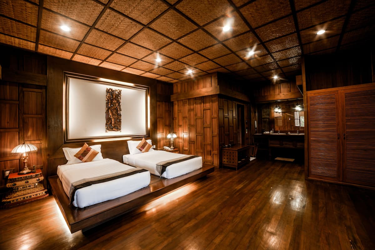 Royal Villa, Garden View (Private Pond) | Living room