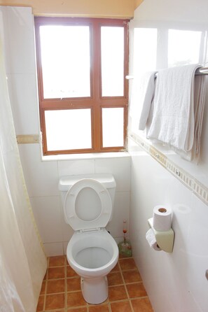 Bathroom - Masada Hotel (Naivasha)