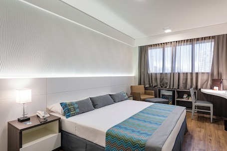 Minibar, caja de seguridad en la habitación y decoración personalizada . Monreale Plus Midtown Campinas