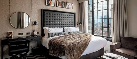 Junior Suite | 1 bedroom, Egyptian cotton sheets, premium bedding, minibar