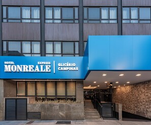 Front of property - Monreale Express Glicério Campinas (Campinas)