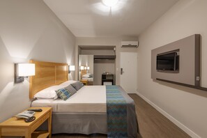 Minibar, caja de seguridad en la habitación y cortinas blackout 