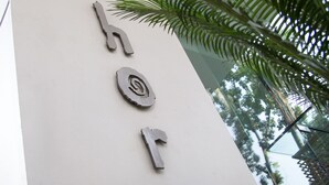 A building with a sign that reads "Lakeshore Banani". - Lakeshore Banani (Dhaka)