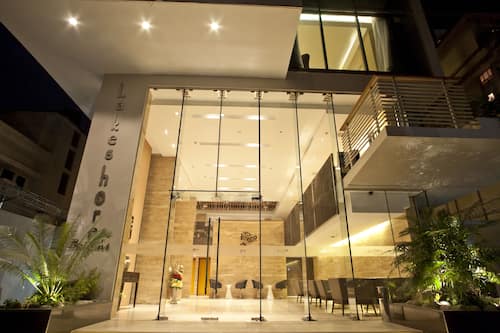 Façade de lâhĂ©bergement - soirĂ©e/nuit
