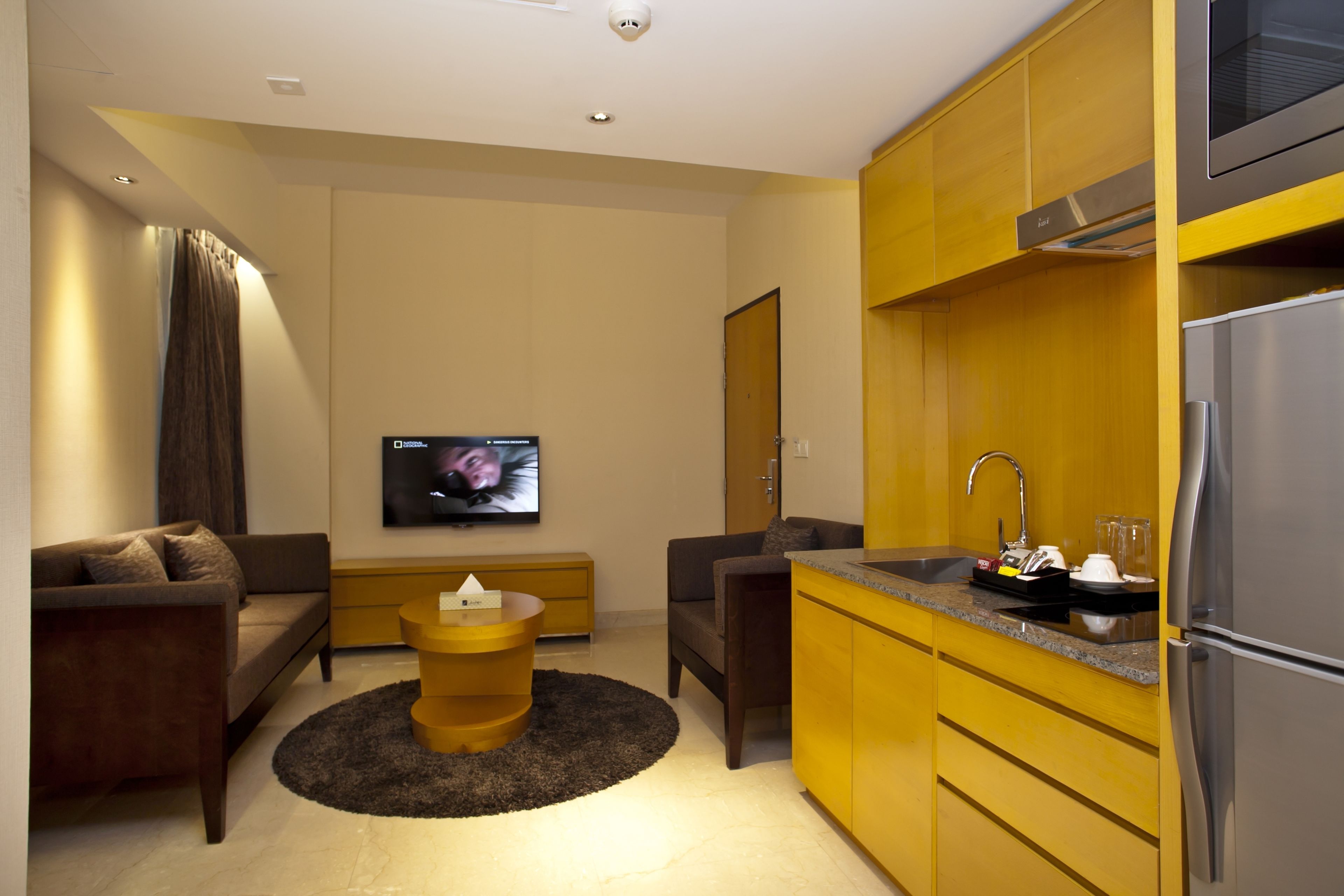 executive suite | premium bedding, minibar, in-room safe, desk
