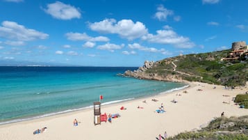 Una playa cerca