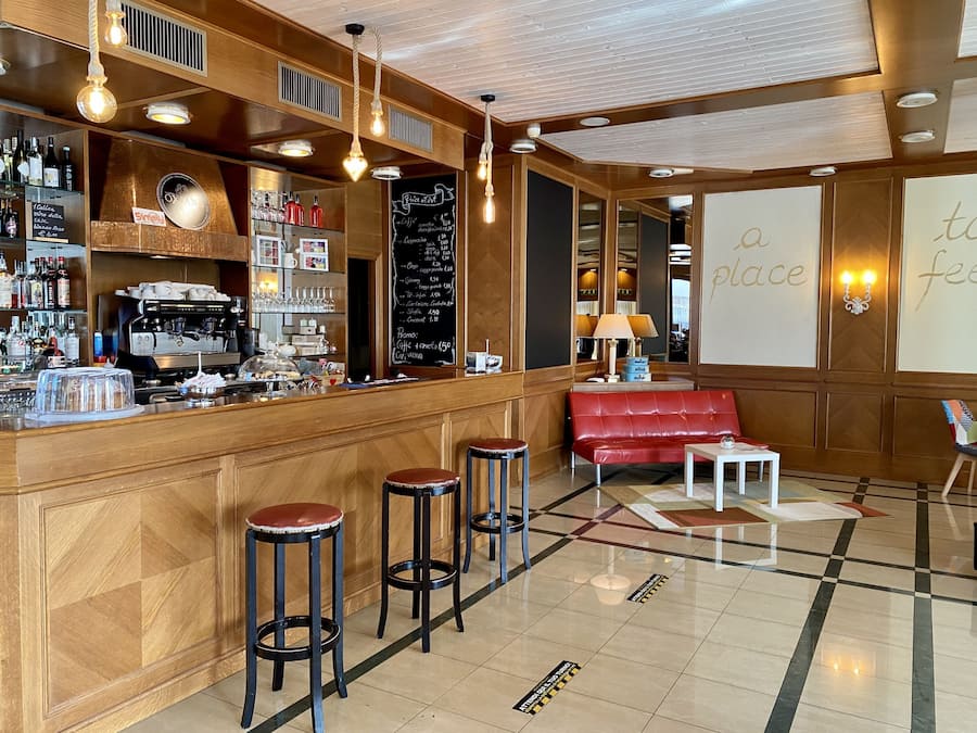 Een flatscreentelevisie