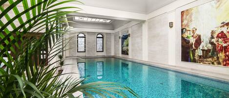 Indoor pool, pool loungers