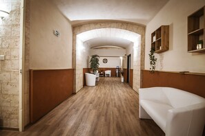 Couples treatment room(s), sauna, hot tub, body treatments, body wraps
