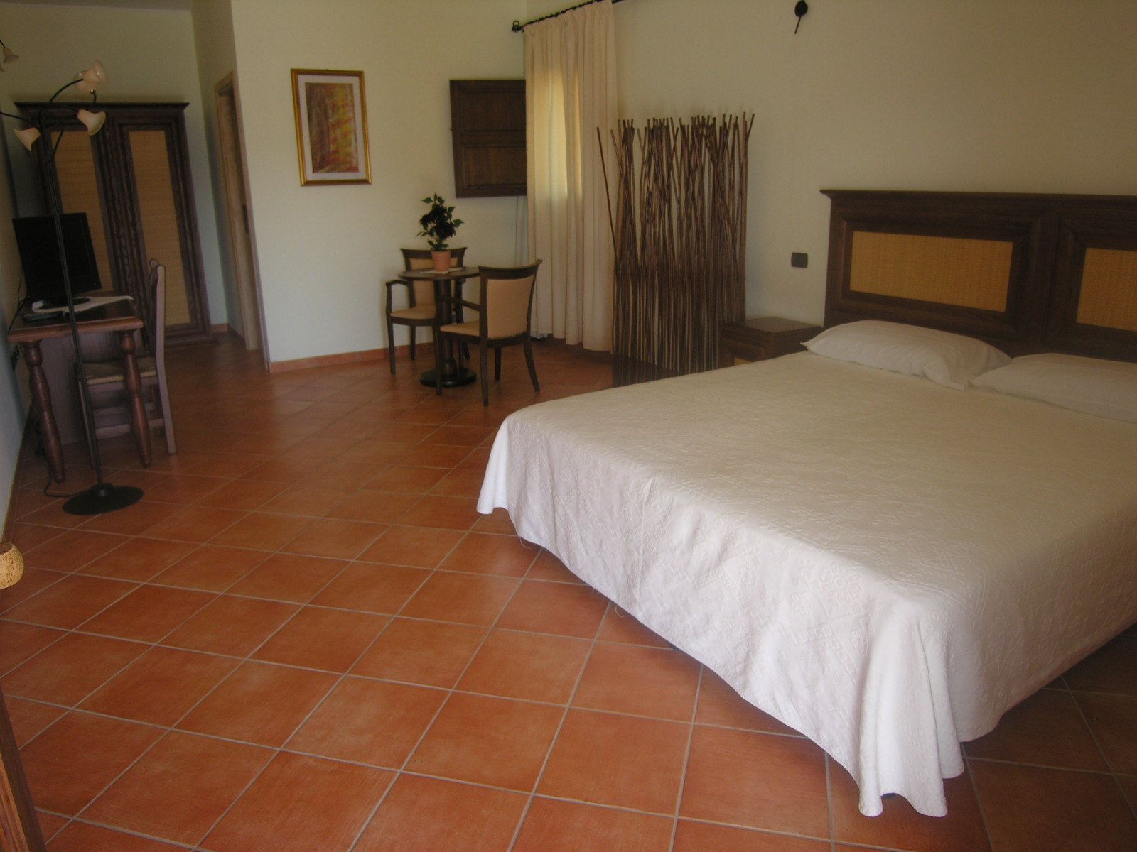 premium bedding, down duvets, desk, blackout curtains