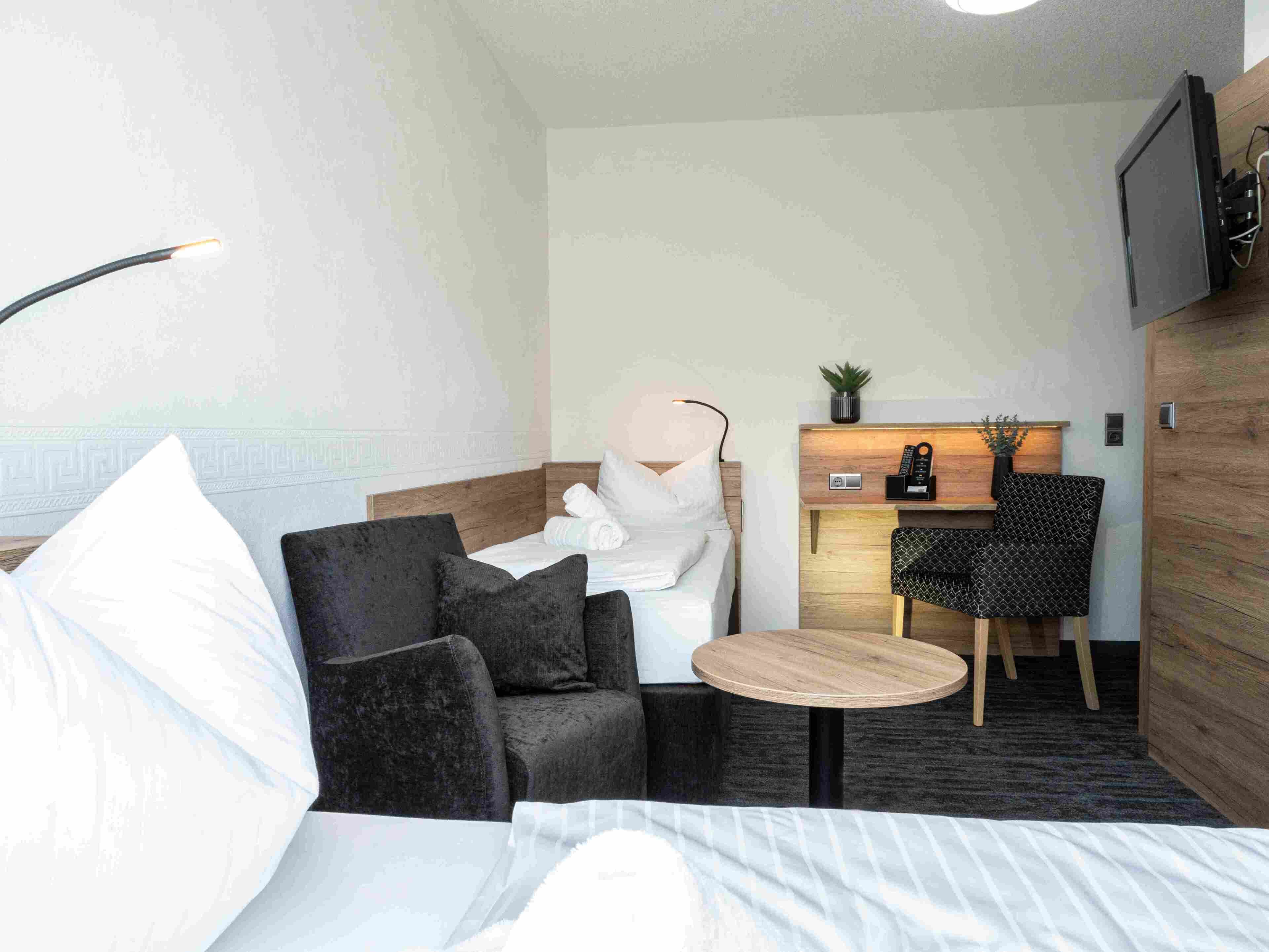Economy Double Room, 2 Twin Beds, Non Smoking | Individually decorated, desk, laptop workspace, free WiFi