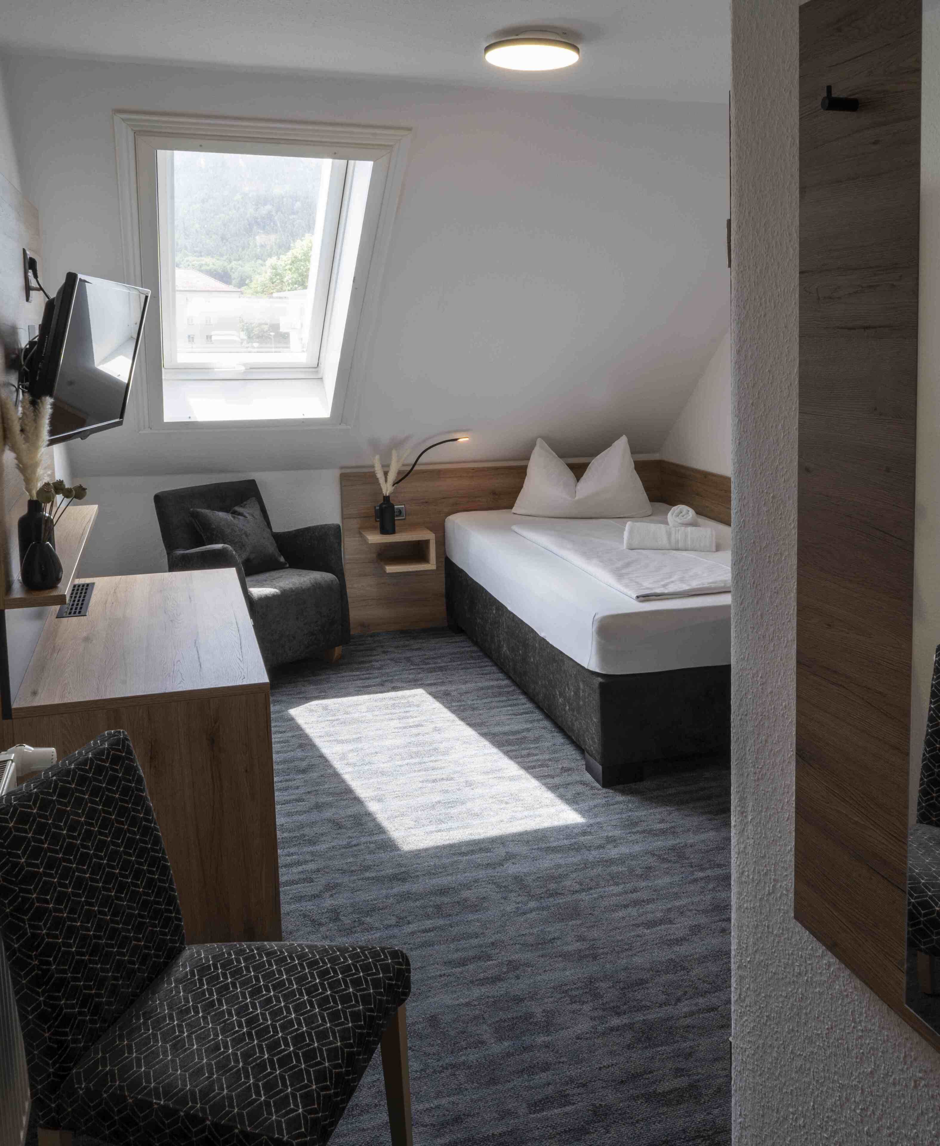 Comfort Single Room, 1 Twin Bed, Non Smoking | Individually decorated, desk, laptop workspace, free WiFi