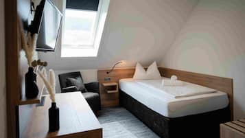 Comfort Single Room, 1 Twin Bed, Non Smoking | Individually decorated, desk, laptop workspace, free WiFi