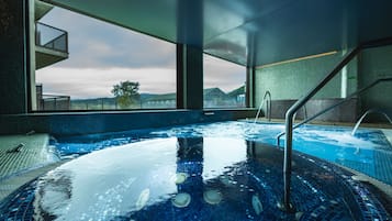 Sauna, hot tub, steam room, Turkish bath, body treatments, hydrotherapy