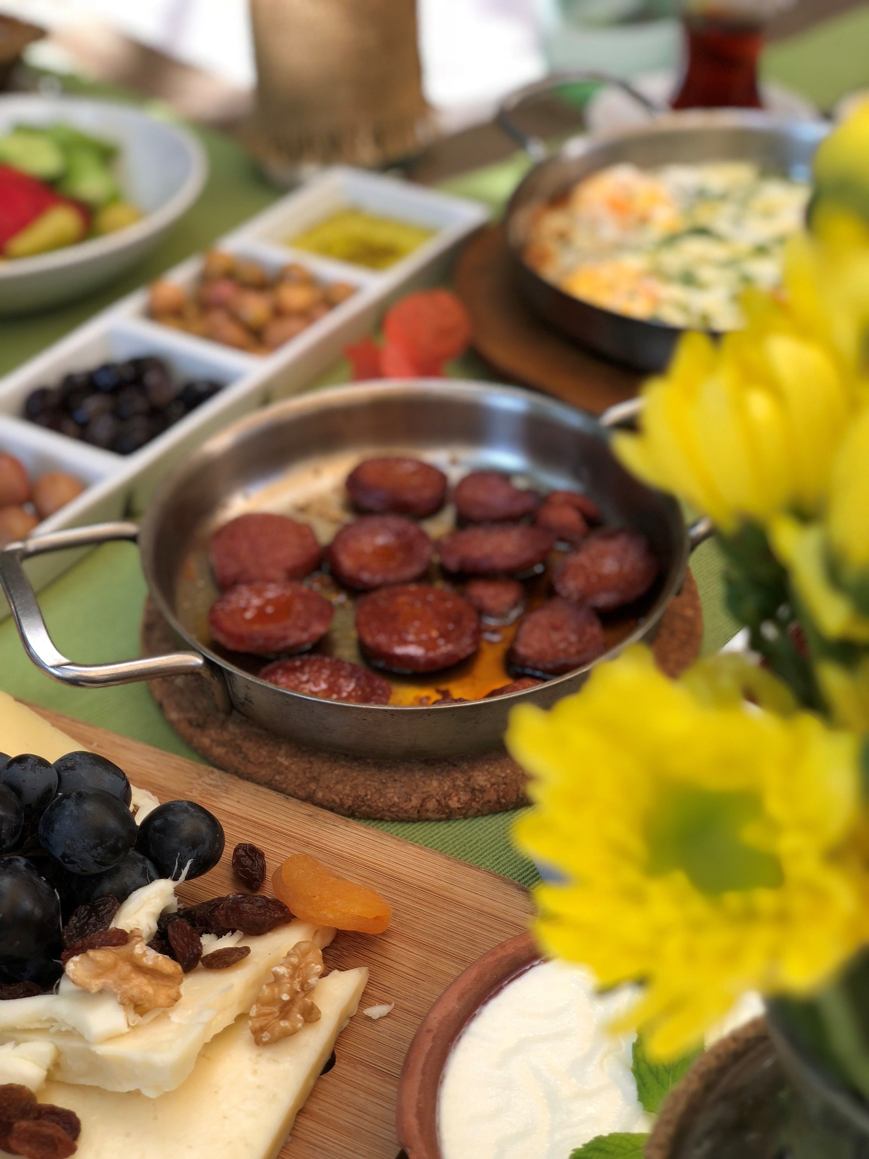 free daily full breakfast