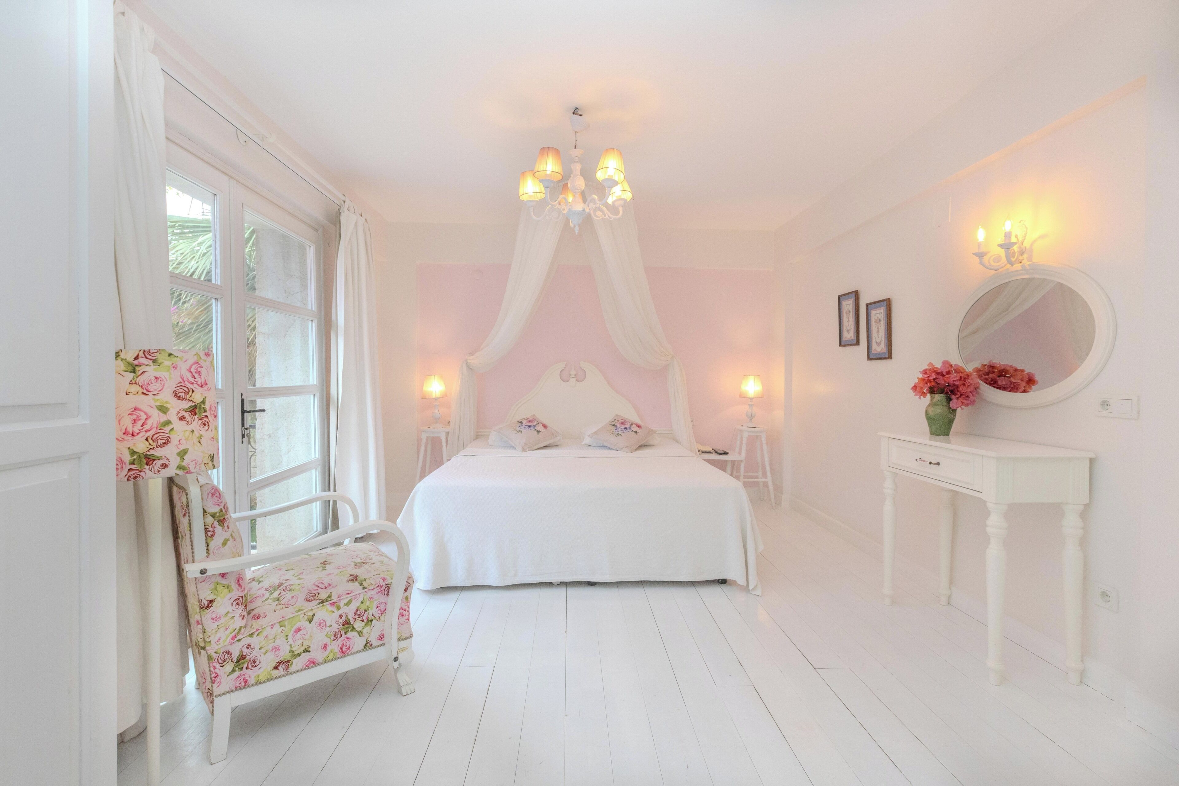 Deluxe Double Room | Minibar, in-room safe, soundproofing, iron/ironing board (on request)