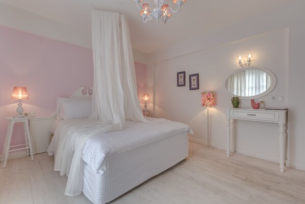 Habitación Deluxe doble | Minibar, caja fuerte, sistema de insonorización