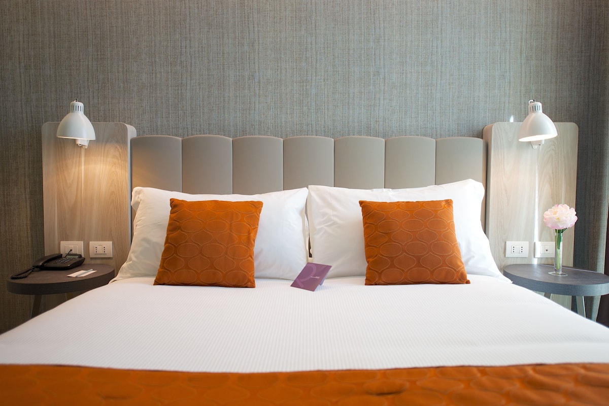 Premium bedding, minibar, in-room safe, desk