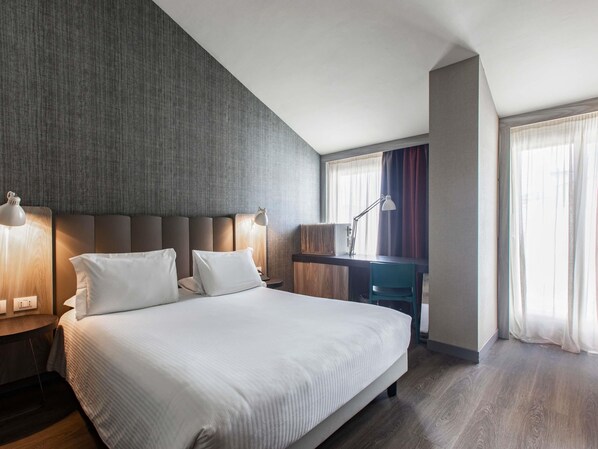Classic-Zimmer | Hochwertige Bettwaren, Minibar, Zimmersafe, Schreibtisch