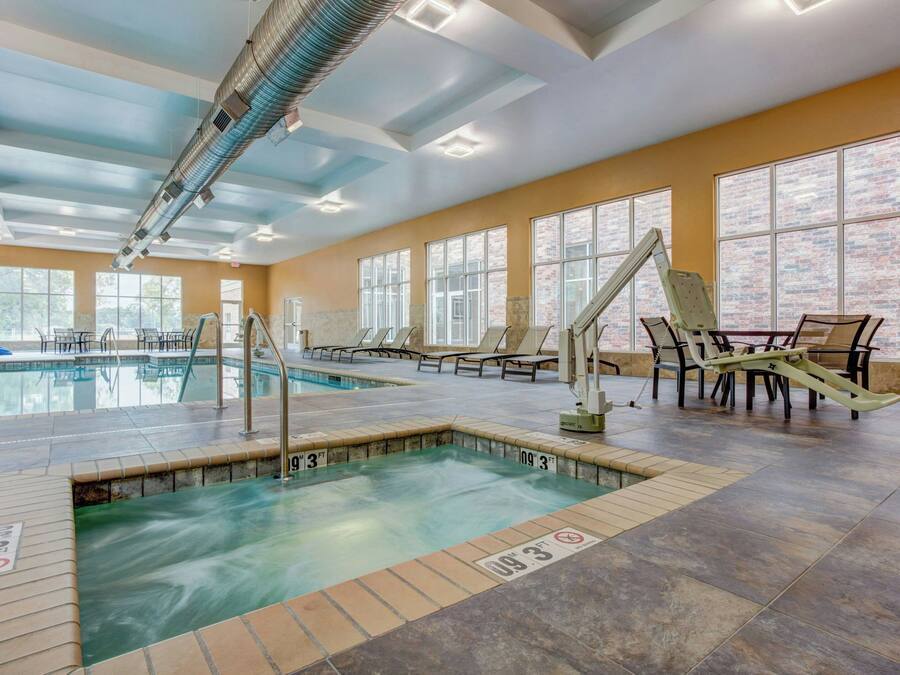 Private spa tub