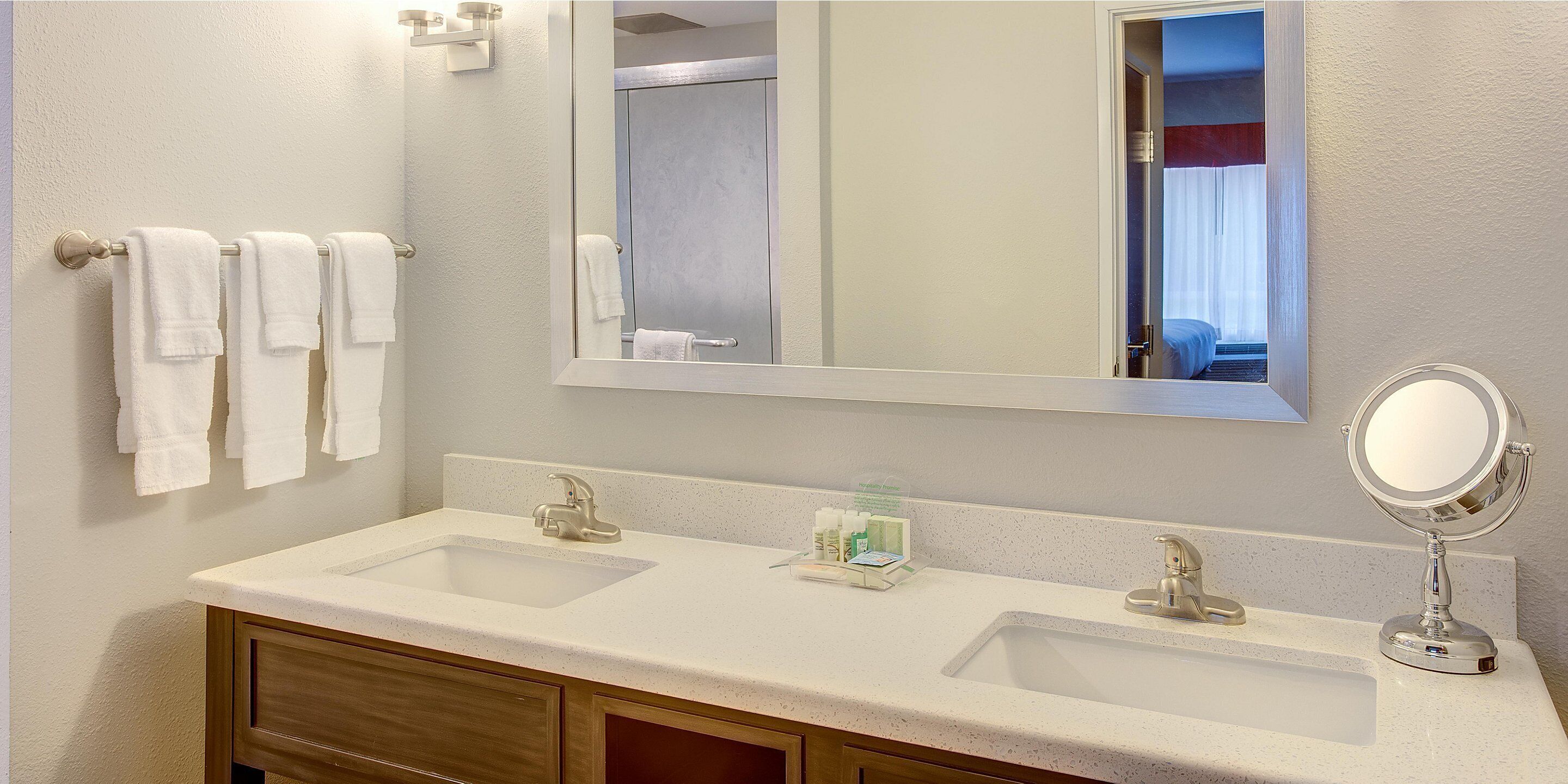 free toiletries, towels