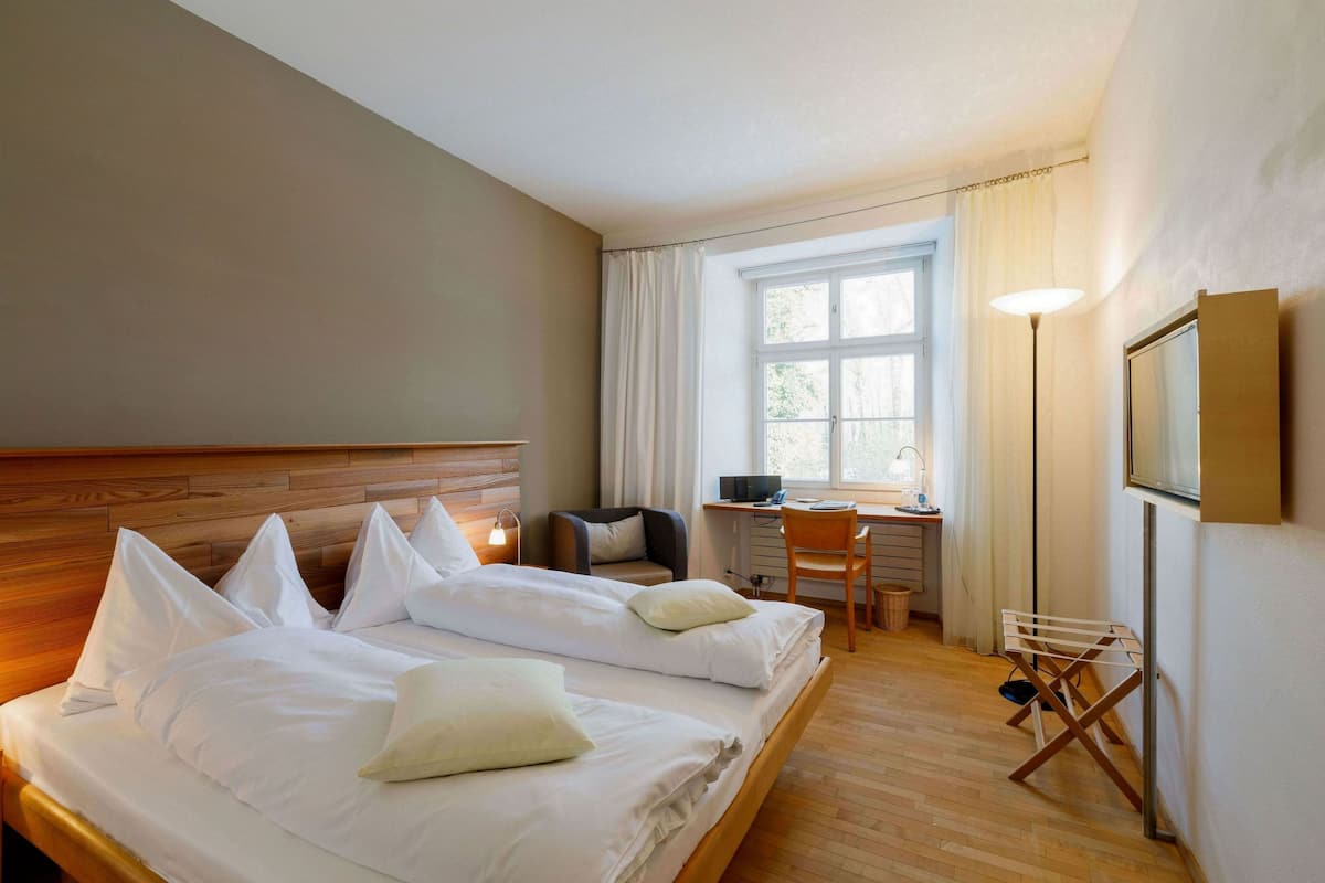 ห้องดับเบิล (Schlosspark) | เครื่องนอนระดับพรีเมียม, ตู้นิรภัยในห้องพัก, ห้องเก็บเสียง