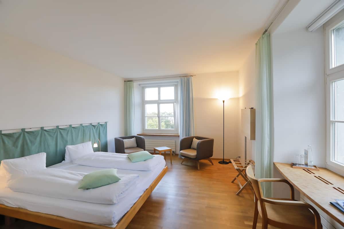 Double Room, Lake View | Premium bedding, in-room safe, soundproofing, free cots/infant beds