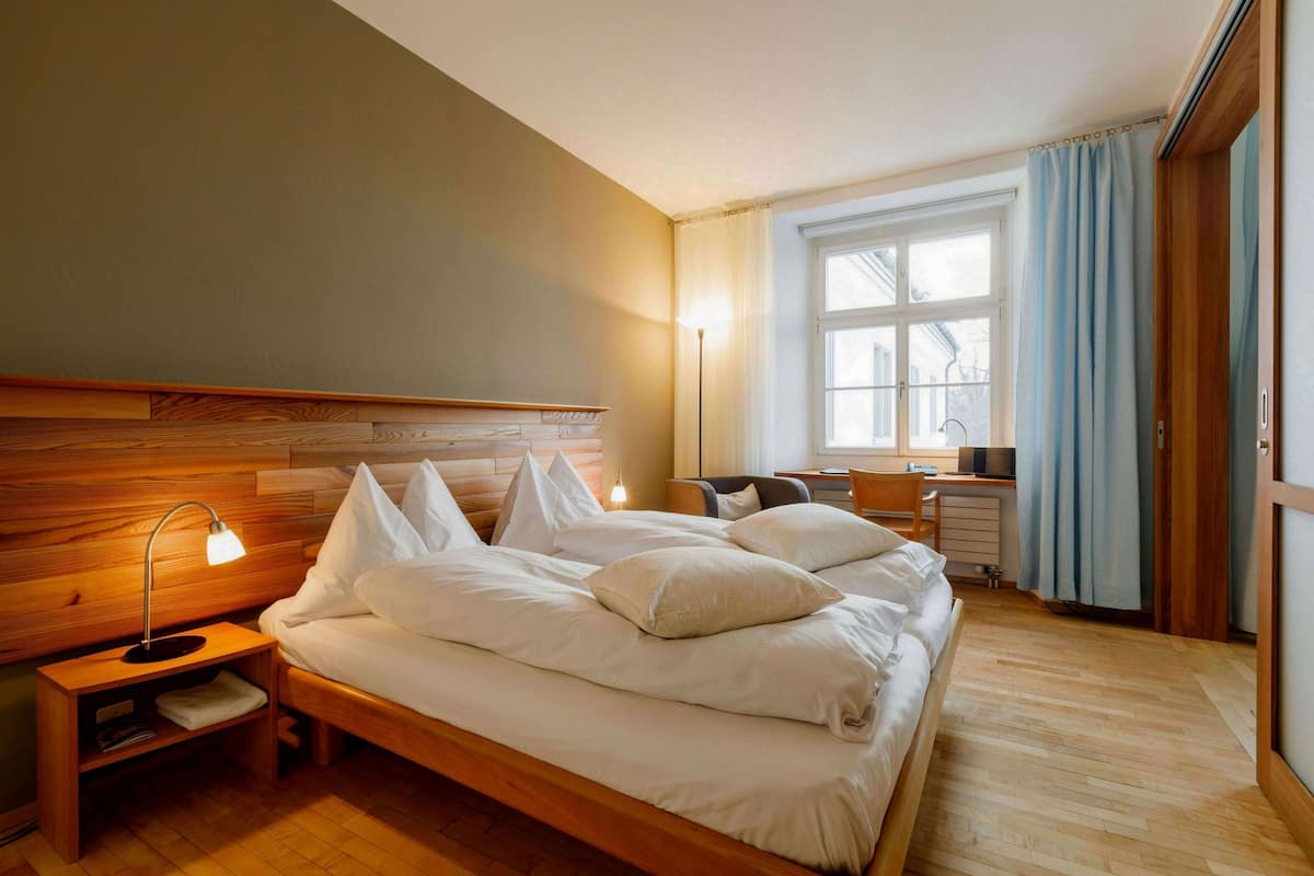 Junior Suite | Premium bedding, in-room safe, soundproofing, free cots/infant beds