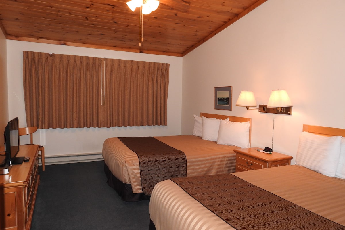 condo, 2 bedrooms | laptop workspace, free wifi, bed sheets