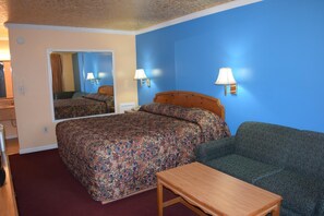 Desk, rollaway beds, free WiFi, bed sheets - Fort Eustis Inn (Newport News)