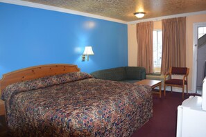 Desk, rollaway beds, free WiFi, bed sheets - Fort Eustis Inn (Newport News)