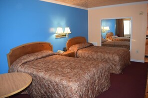 Desk, rollaway beds, free WiFi, bed sheets - Fort Eustis Inn (Newport News)