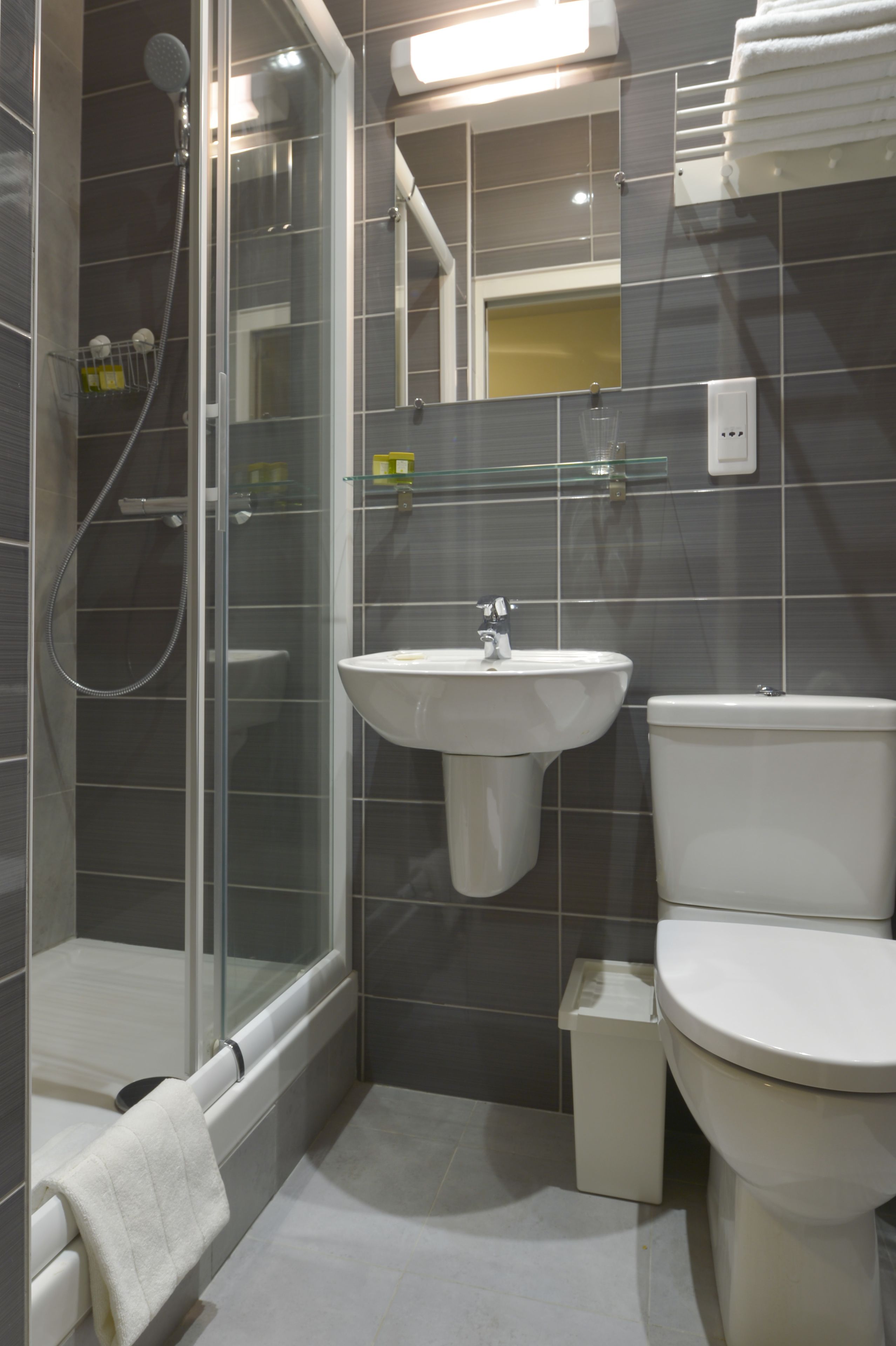 single room | bathroom | shower, free toiletries, hair dryer, towels