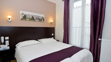 Twin Room | Premium bedding, in-room safe, desk, blackout drapes